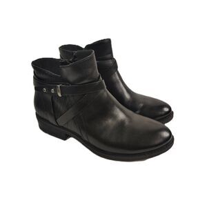 BareTraps Black Ankle Boots Buckle Zip Low Heel Casual Shoes 7M